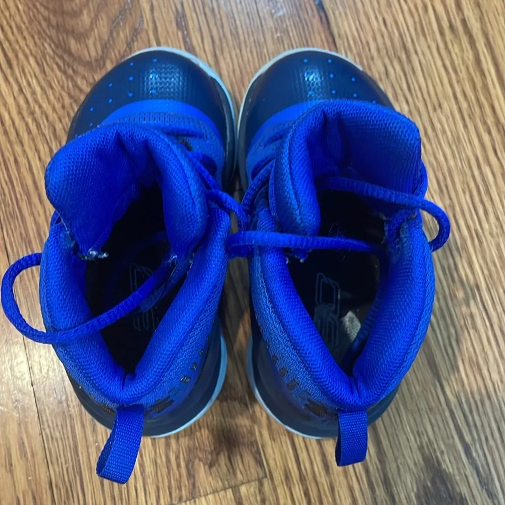 Kid’s Under Armour Curry 4 More Fun Royal Blue Tennis Shoes/Sneakers. Size 6K.